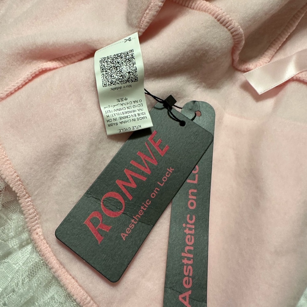 Pink Lace Trim Hoodie - Picture 4 of 5